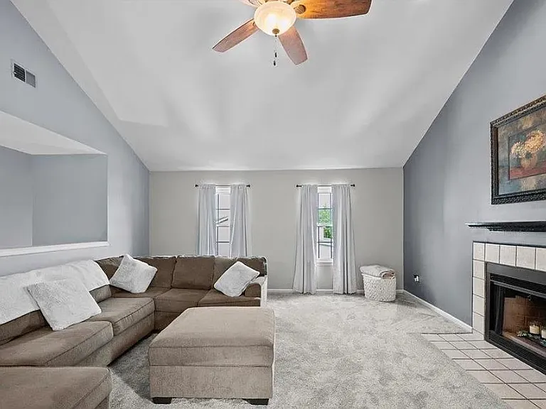 710 Briarwood Dr #B — Photo 4