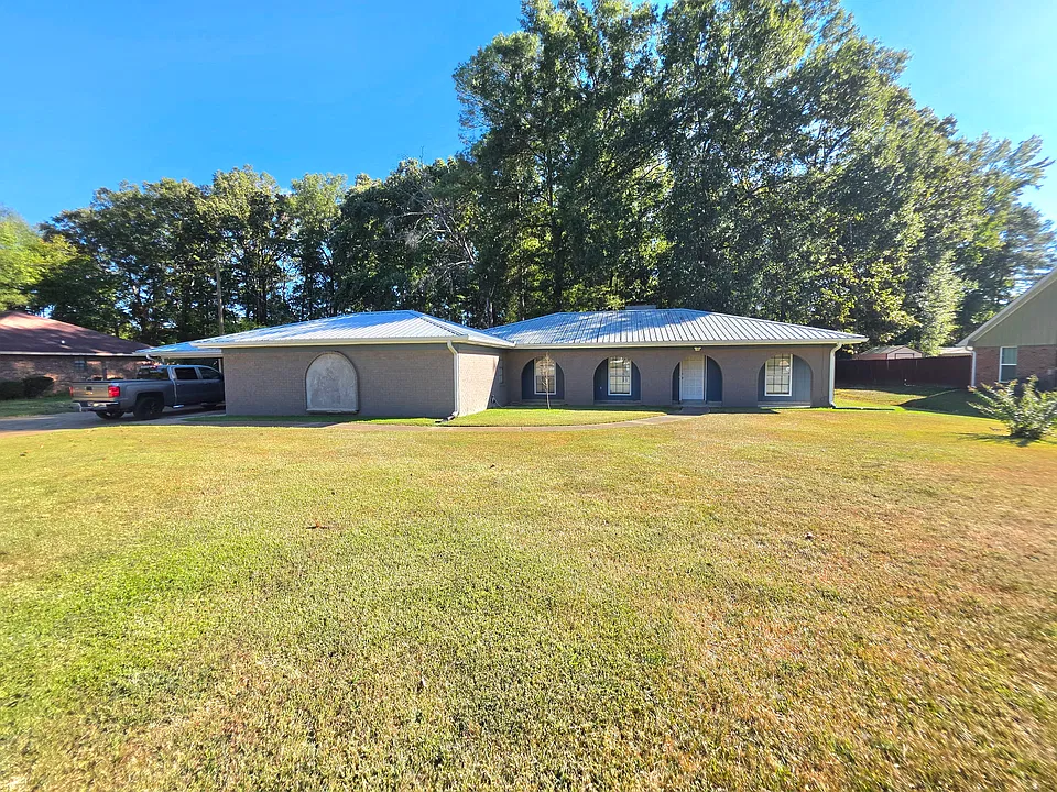 108 Shelton Dr
