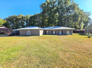 108 Shelton Dr, Columbus, MS 39705