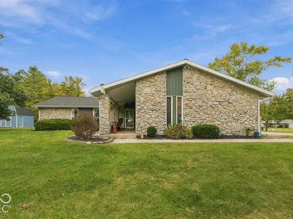 8301 N Santa Barbara Dr, Muncie, IN 47303