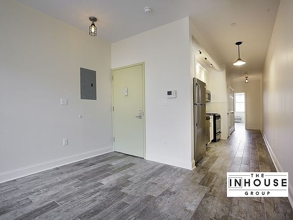 3rd image of 295 Stockholm St APT 1B