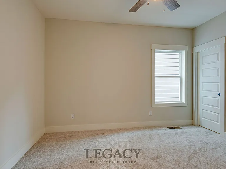 600B 45th Ave — Photo 11