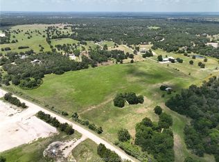 Fifteen Sandtown Rd, Carmine, TX 78932