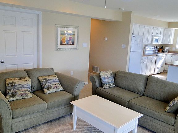 5th image of 5501 Simpson Ave #B