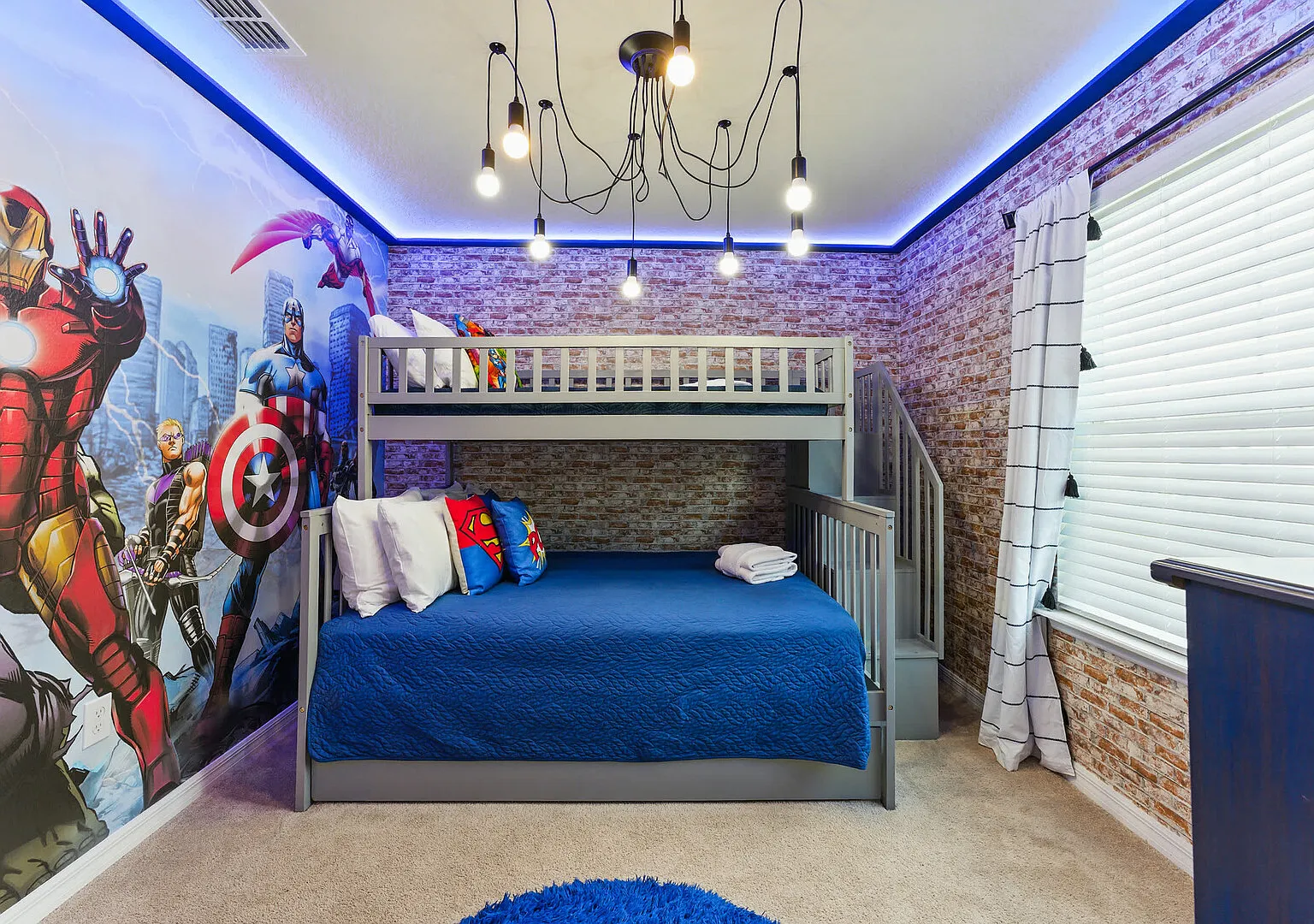 Fantasy Themed Fun with Pool & Resort Access — Photo 4