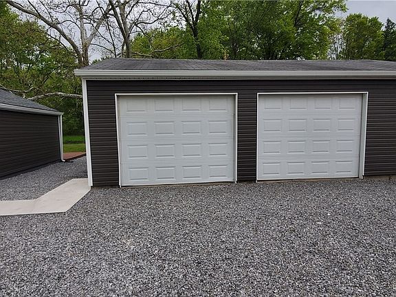 3rd image of 724 Briggs Rd
