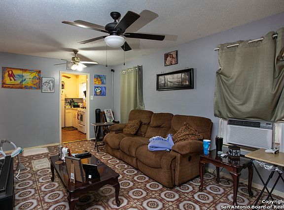 4th image of 1401 N Sabinas St
