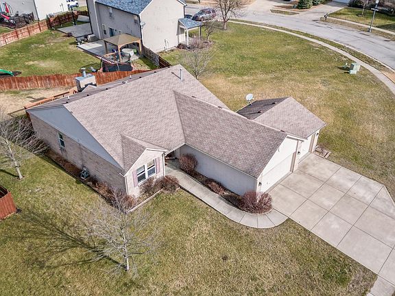 3rd image of 2840 Shadow Lake Dr