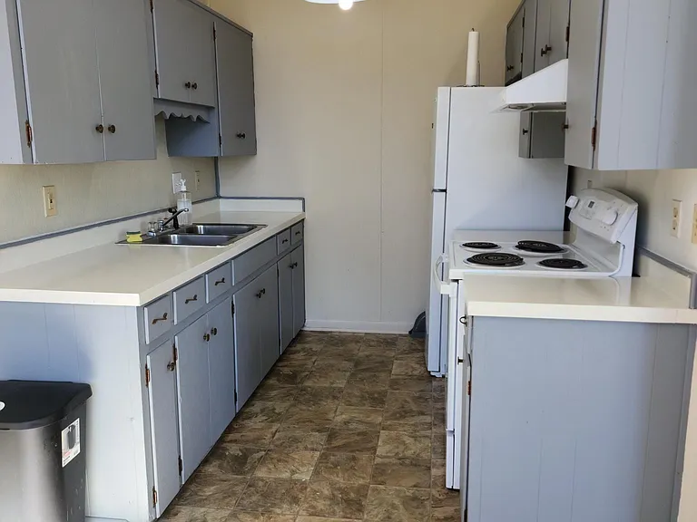 212 Sierra Madre Dr — Photo 2