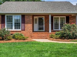 17 Seabury Dr, Greenville, SC 29615