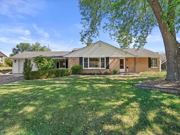 210 East Alta Loma CIRCLE, Thiensville, WI 53092