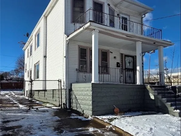 34 Earl Pl, Buffalo, NY 14211