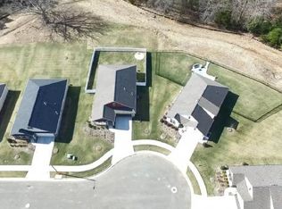 4594 Bonnie Loch Dr, Burlington, NC 27215