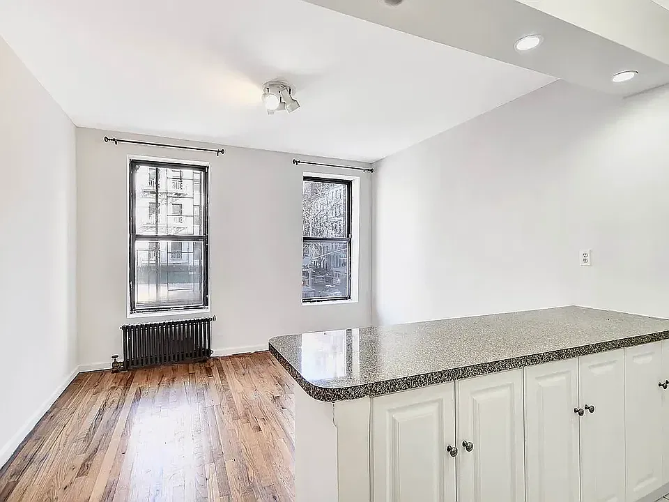 422 Amsterdam Ave #1C