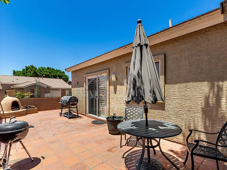6631 E Rhodes St — Photo 24