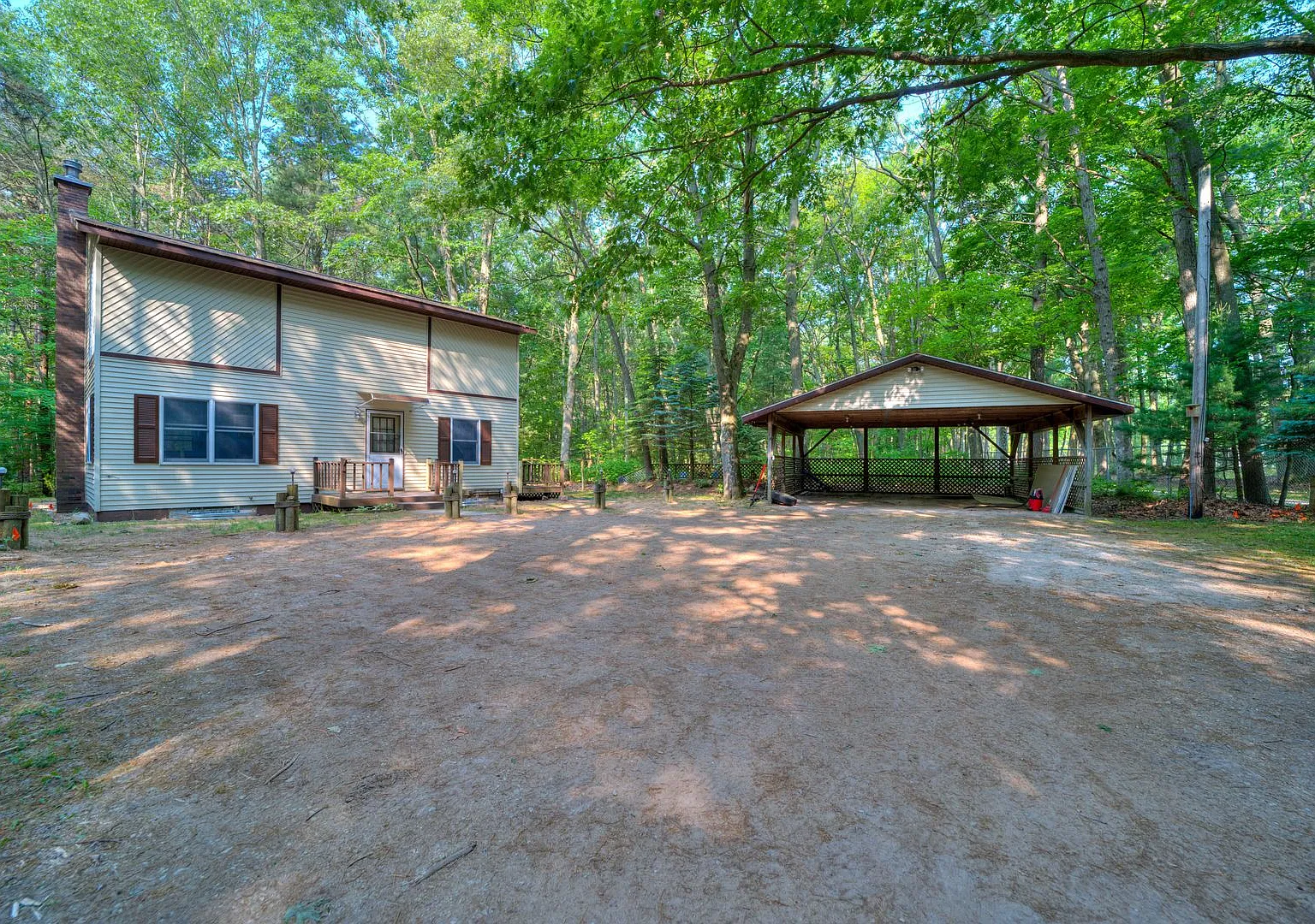 Lake Michigan Beach Access! 1503 N. Scenic, (Special: 1 month free rent!) — Photo 1