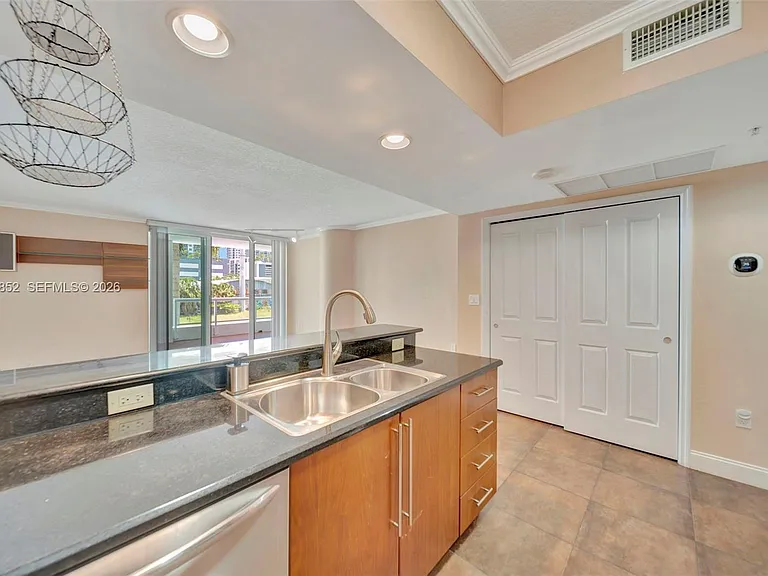 401 SW 4th Ave #203 — Photo 23