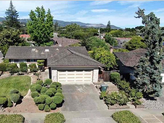 2nd image of 1097 Derbyshire Dr
