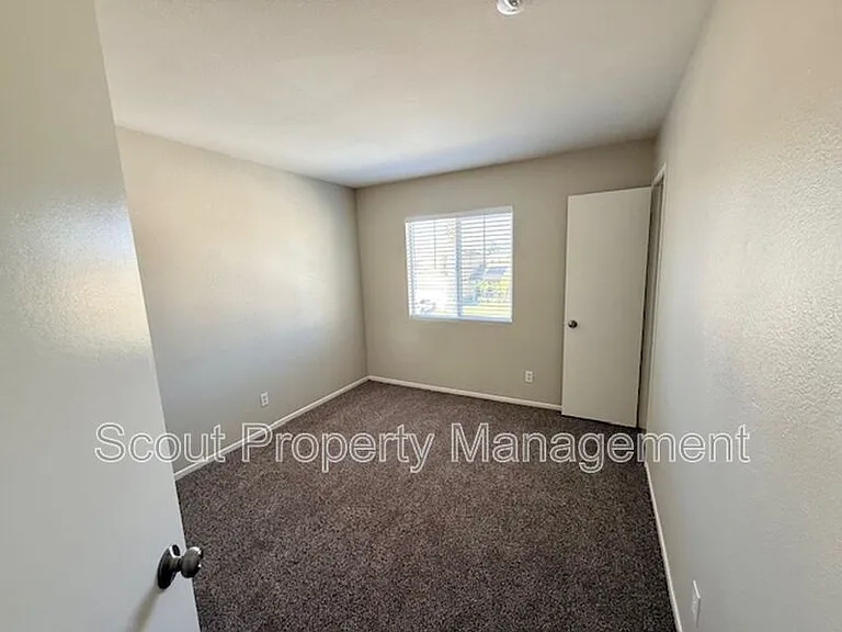 43174 Teramo St — Photo 13
