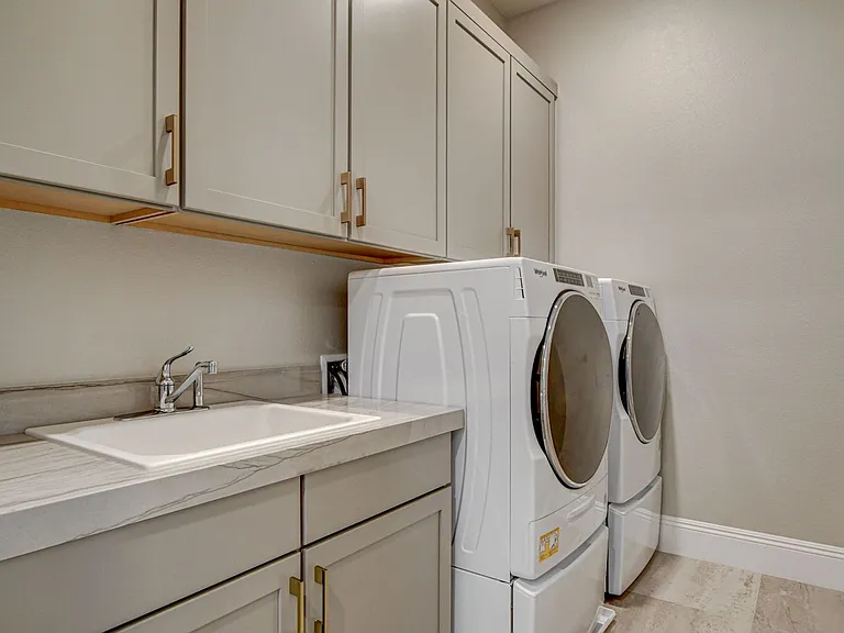 9133 Las Manaitas Ave #302 — Photo 37