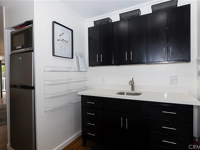 464 Bent St #C — Photo 13
