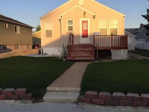 1504 N Kendrick Ave, Glendive, MT 59330