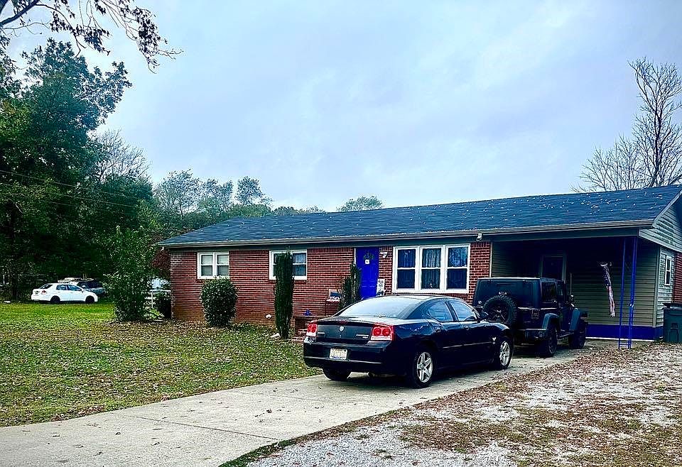 1st image of 131 Dowdy Dr