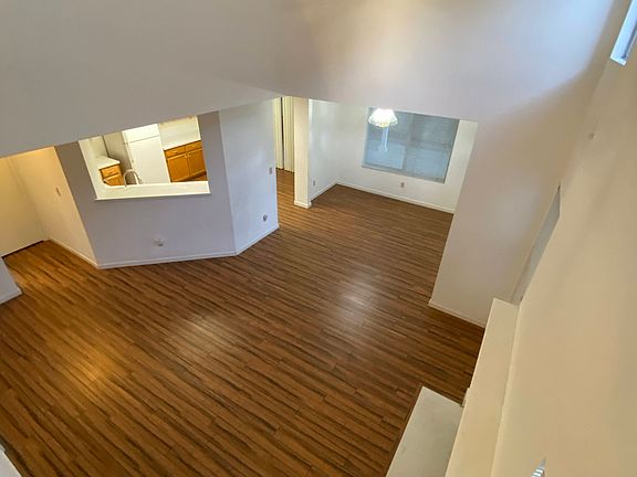 4th image of 310 Brightstone Cir