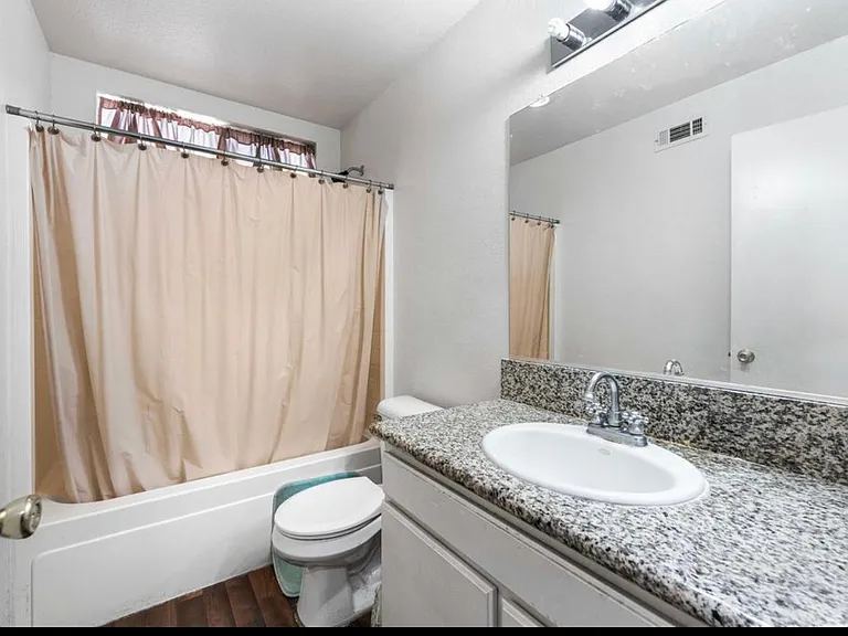 1664 E Avenue J — Photo 9