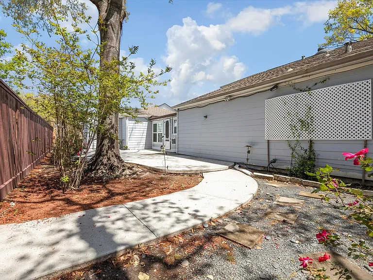 3302 Chris Dr — Photo 27