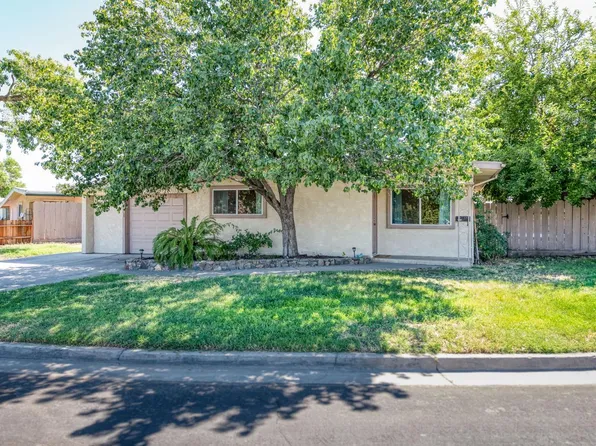 848 Brookfield Dr, Clovis, CA 93612