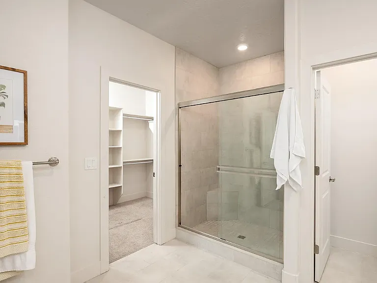 5368 S Snowden Ave — Photo 22