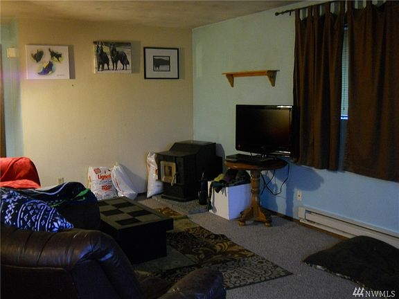 3rd image of 8931 10th St NE