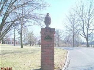 10342 Schuessler Rd, Saint Louis, MO 63128