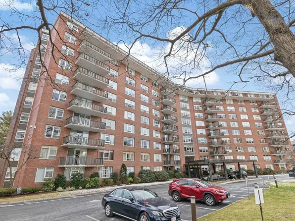 280 Boylston St APT 415, Newton, MA 02467