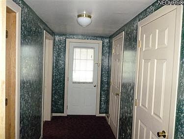 4th image of 1925 Russell Ave