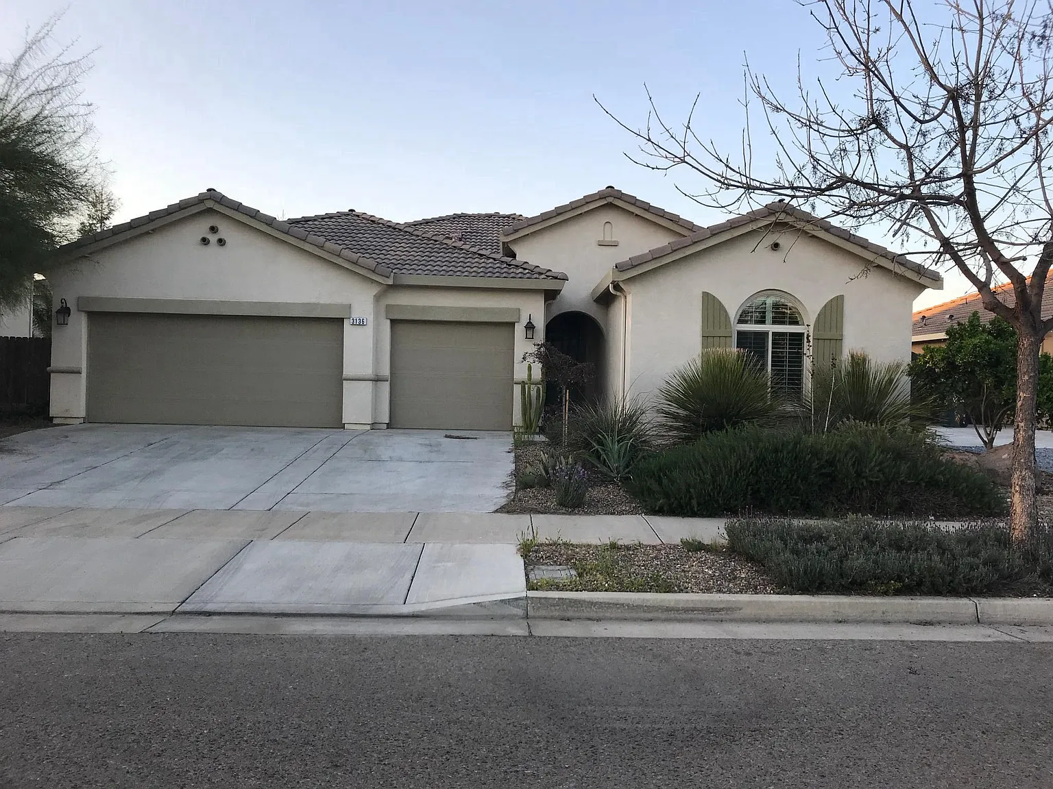 3136 W Clinton Ct photo 1