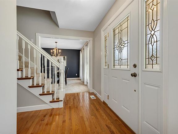 2nd image of 448 Mission Bay Dr