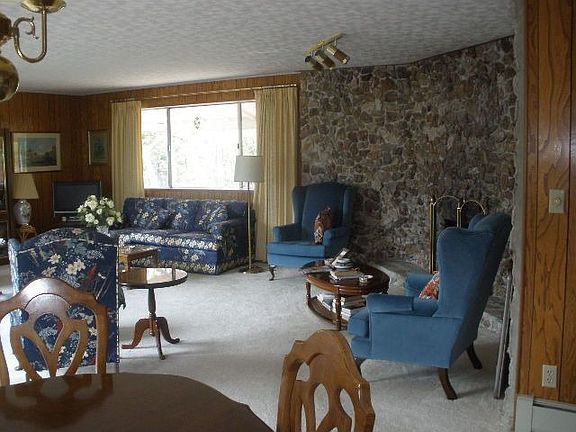 3rd image of 229 Hilltop Dr