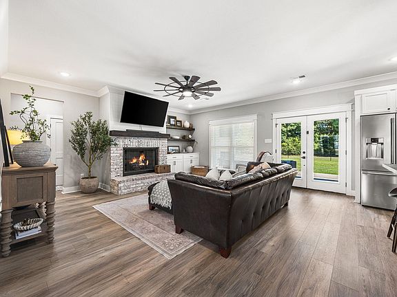 3rd image of 110 Jb Ln
