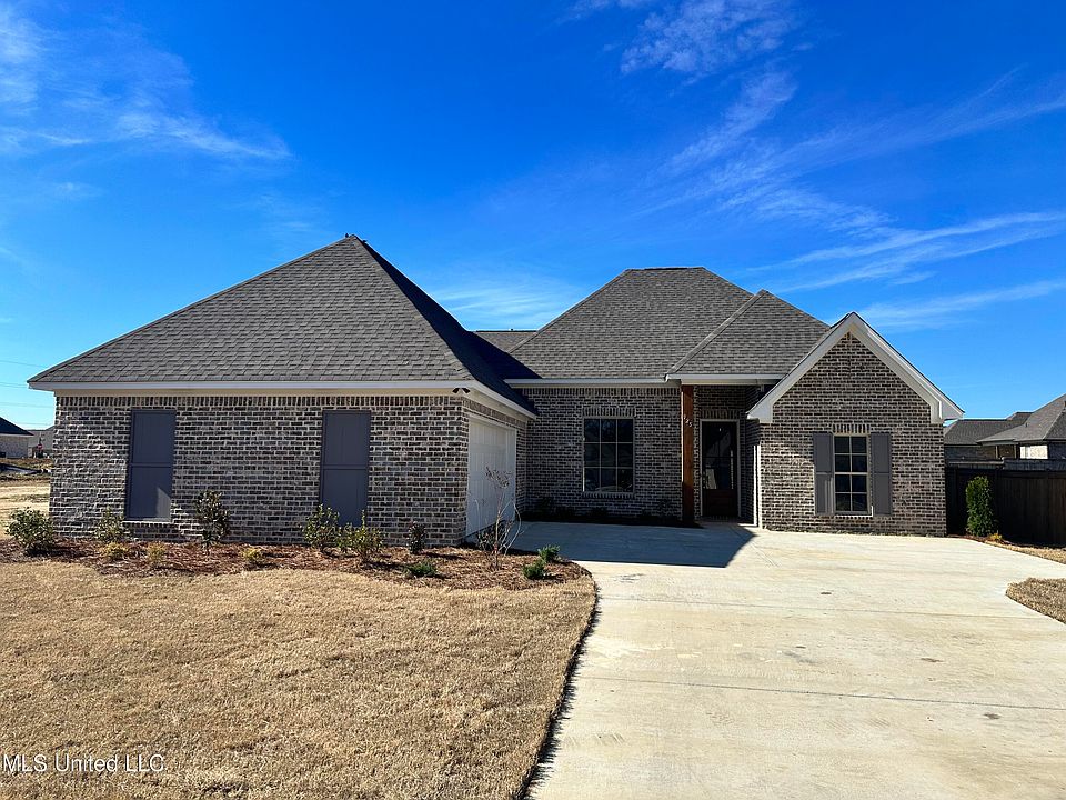 1st image of 925 Glenwild Cir