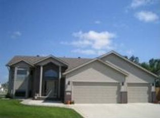 4269 43rd Ave S, Fargo, ND 58104