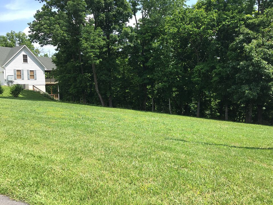 2nd image of 100 Laurel Rd