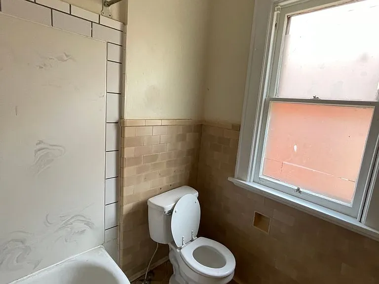149 E 13th Ave — Photo 11