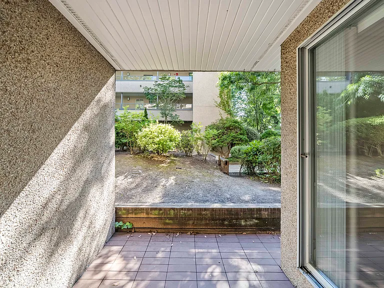 1050 Broughton St — Photo 17