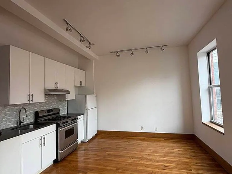 477 Saint Marks Pl #A3 — Photo 4