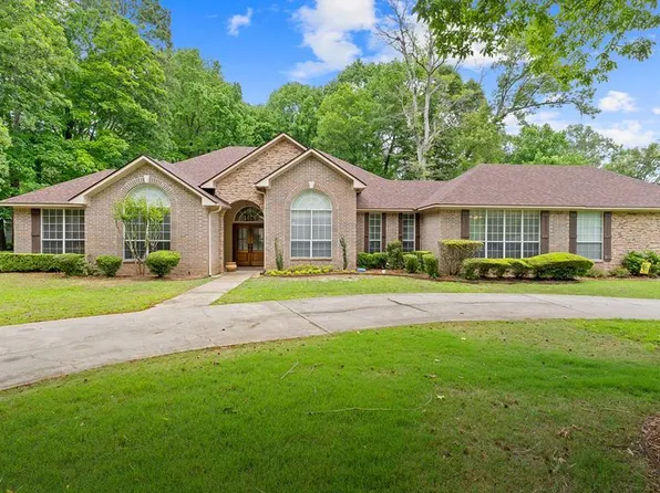 26 Holly Ridge Dr, Texarkana, TX 75503