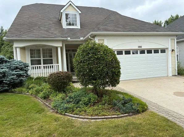 3946 Hillsdale Dr, Auburn Hills, MI 48326
