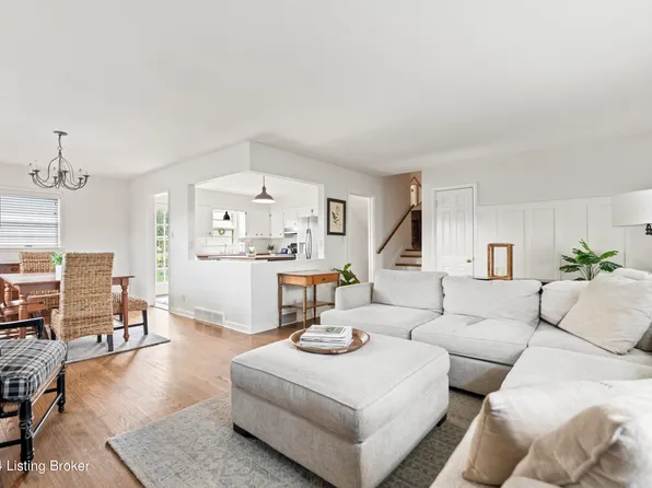 2402 Hikes Ln, Louisville, KY 40218