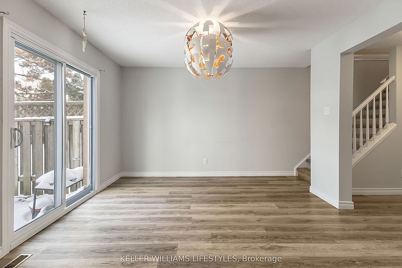 London Townhouse for rent - 3 Bedrooms — photo 11